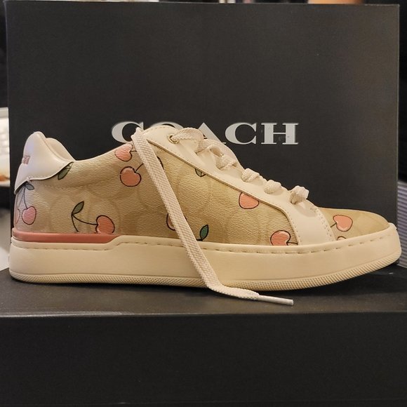 COACH Clip Low Top Sneaker In Signature Canvas With Heart Cherry Print - Picture 13 of 15